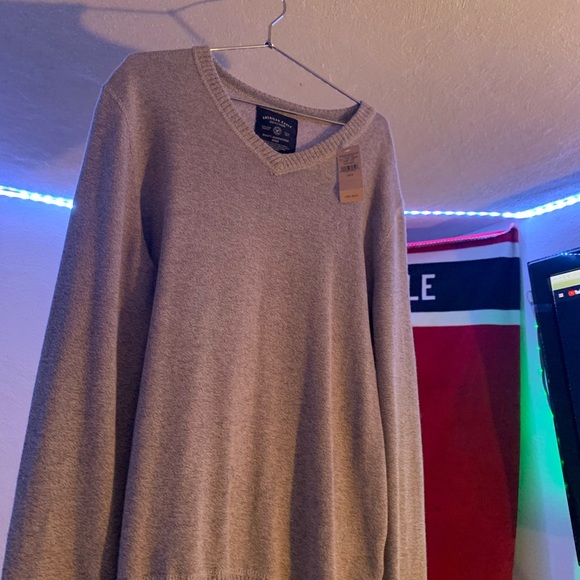 American Eagle V Neck Sweater - Picture 3 of 3